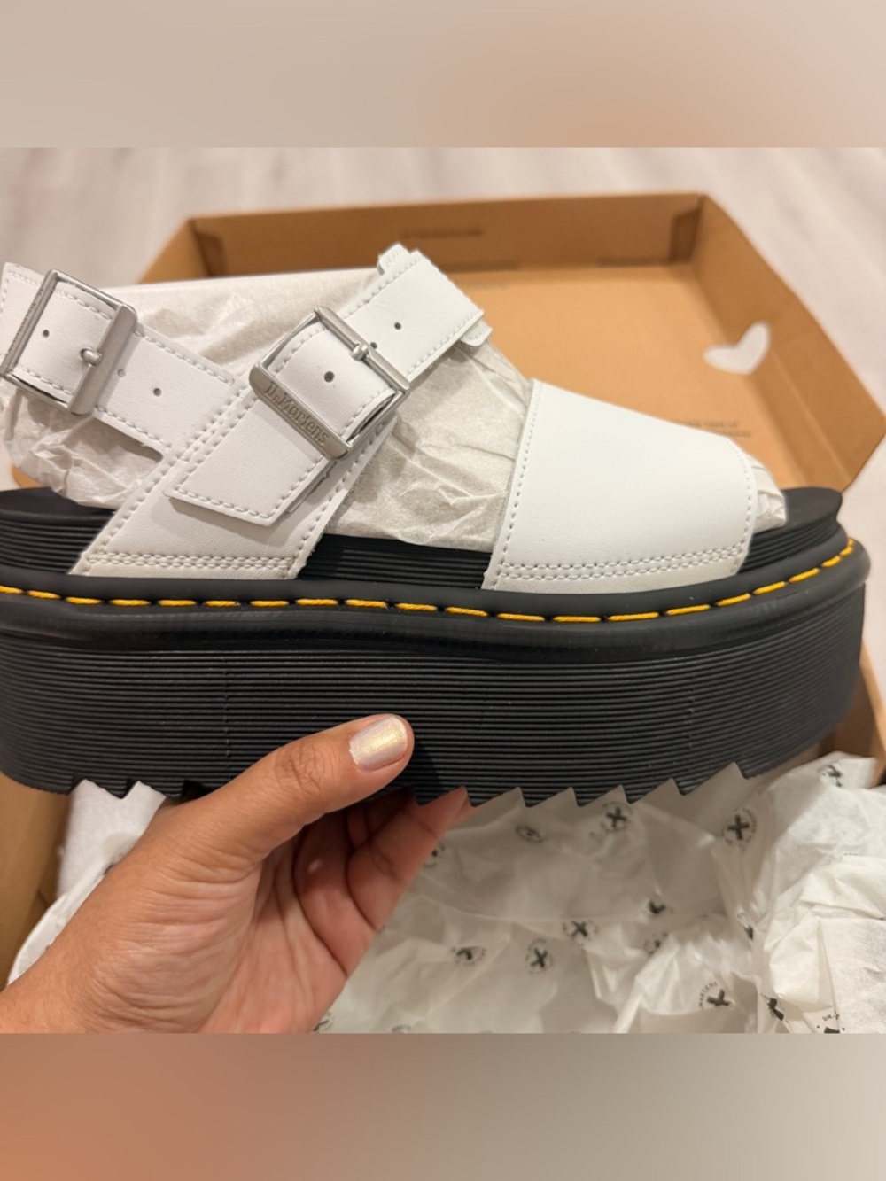Dr Martens Voss Quad Platform Sandals White Hydro Leather Buckle Women’s Size 8